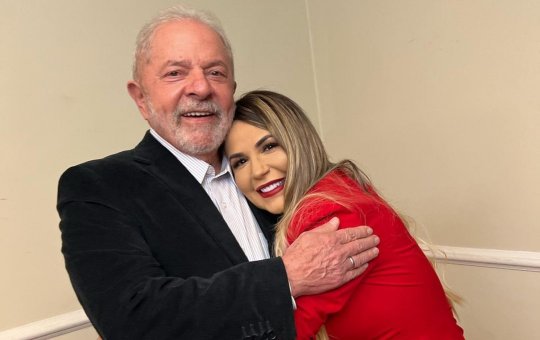 Deolane Bezerra critica governo Lula e admite arrependimento por apoio em 2022