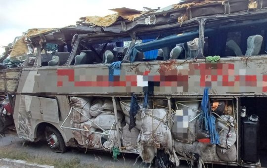 Acidente com ônibus em Pernambuco que matou 17 pessoas levava mais passageiros que o declarado
