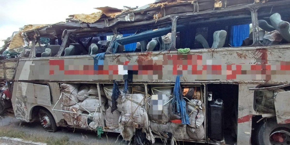 Acidente com ônibus em Pernambuco que matou 17 pessoas levava mais passageiros que o declarado