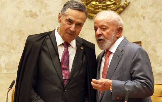 Em jantar no Alvorada, Lula e Barroso discutem sucessão no STF