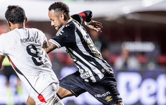 Santos x Vitória: Onde assistir, prováveis escalações e arbitragem