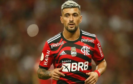 Arrascaeta sofre tentativa de assalto ao deixar o Maracanã após vitória do Flamengo e relata ocorrido