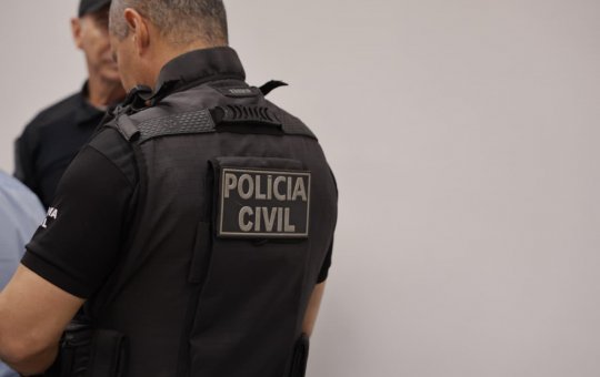 Mulher é presa em flagrante após esfaquear o próprio filho em Salvador