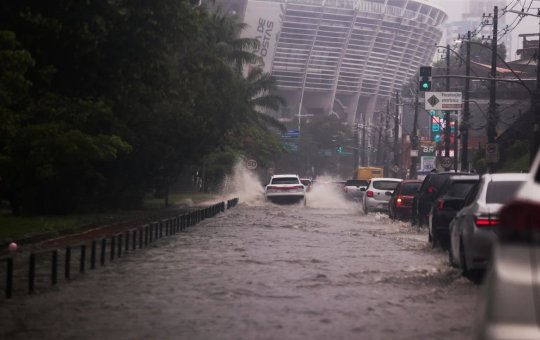 INMET eleva tamanho do perigo para as chuvas em cidades na Bahia e Salvador está na lista