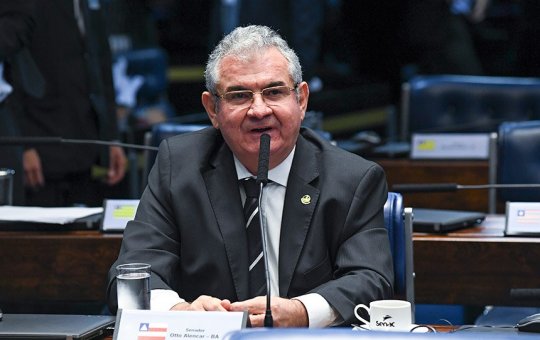 “Sou candidatíssimo”, diz Angelo Coronel após possível candidatura de Rui ao Senado