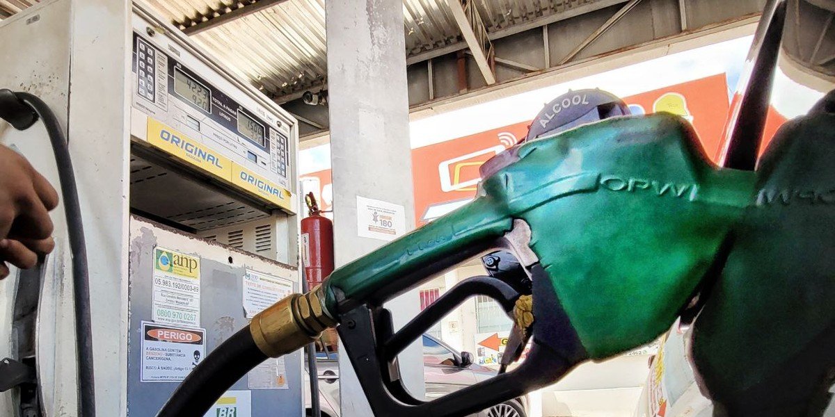 Alívio no bolso: Petrobras anuncia redução de 4,9% no preço da gasolina
