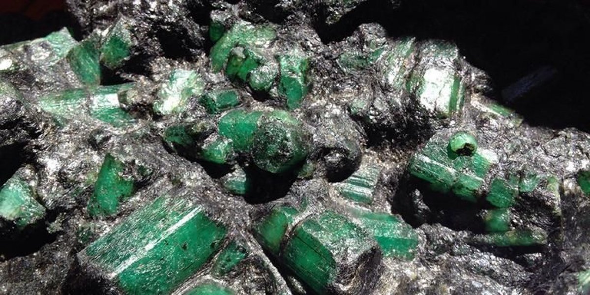 Rara esmeralda de R$ 2 bilhões, encontrada na Bahia, é guardada em bunker de segurança máxima