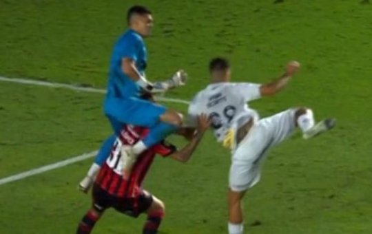 Polêmica? Pênalti marcado para o Vitória revolta Neymar: "Precisa profissionalizar a arbitragem" 