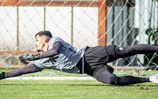 Mais um desfalque? Jogador do Vitória passa por cirurgia