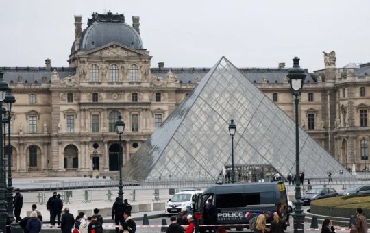 Museu do Louvre reabre três dias após 'roubo do século'