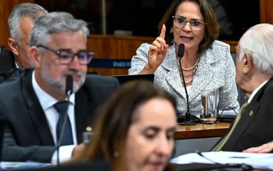 Damares Alves e deputado protagonizam bate-boca por causa de Michelle Bolsonaro