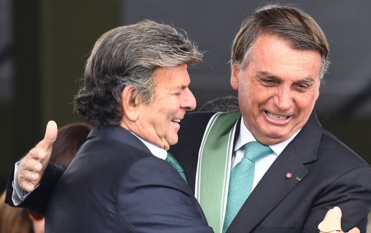 Voto de Fux pela absolvição de réus reacende esperança de Bolsonaro em adiar prisão