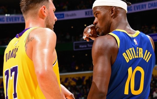 Com dupla prorrogação e noite de gala de Luka Doncic, NBA volta com tudo
