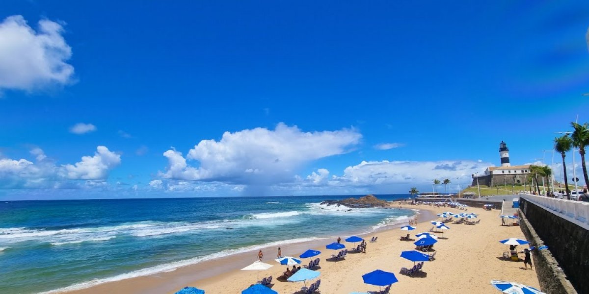 Praia do Porto da Barra, em Salvador