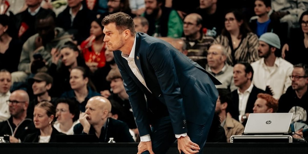 Tiago Splitter treinando o Paris Basketball