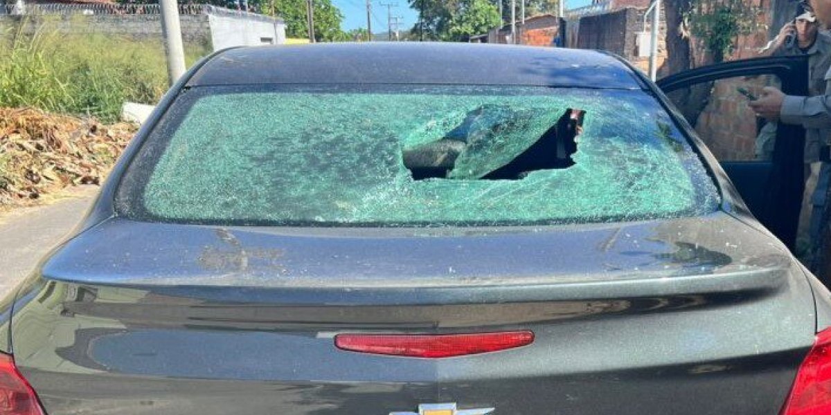 Estado que ficou o carro de Lucas