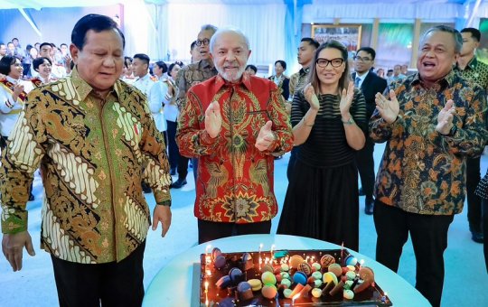 Lula celebra aniversário com presidente da Indonésia durante visita oficial