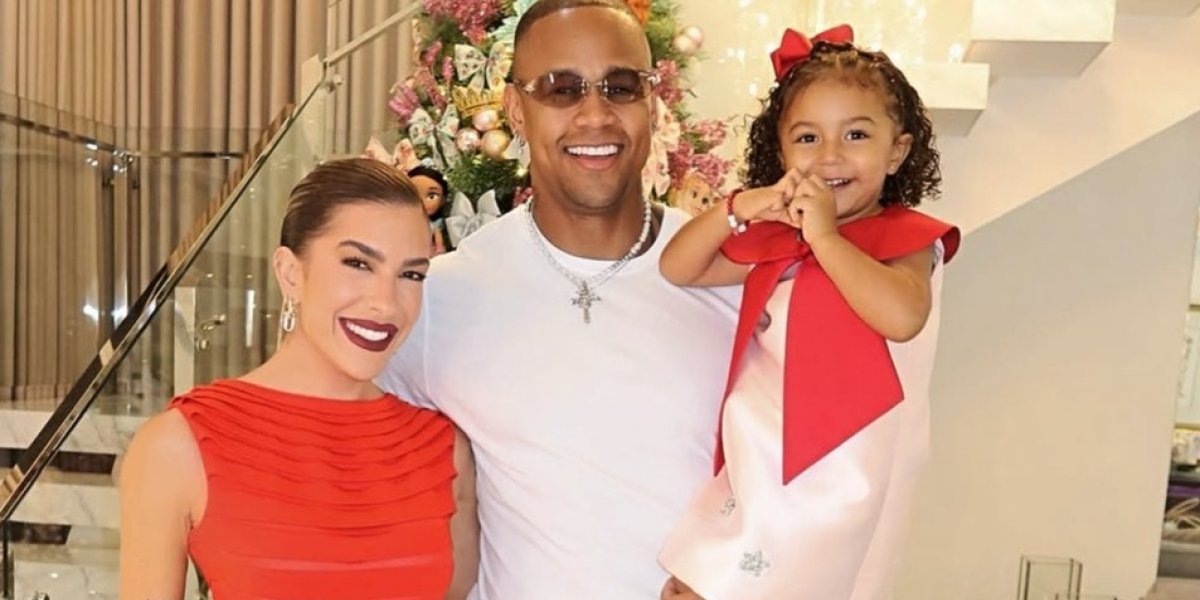 Liz, filha de Leo Santana e Lore Improta, sugere nomes para seu futuro irmão e diverte internet