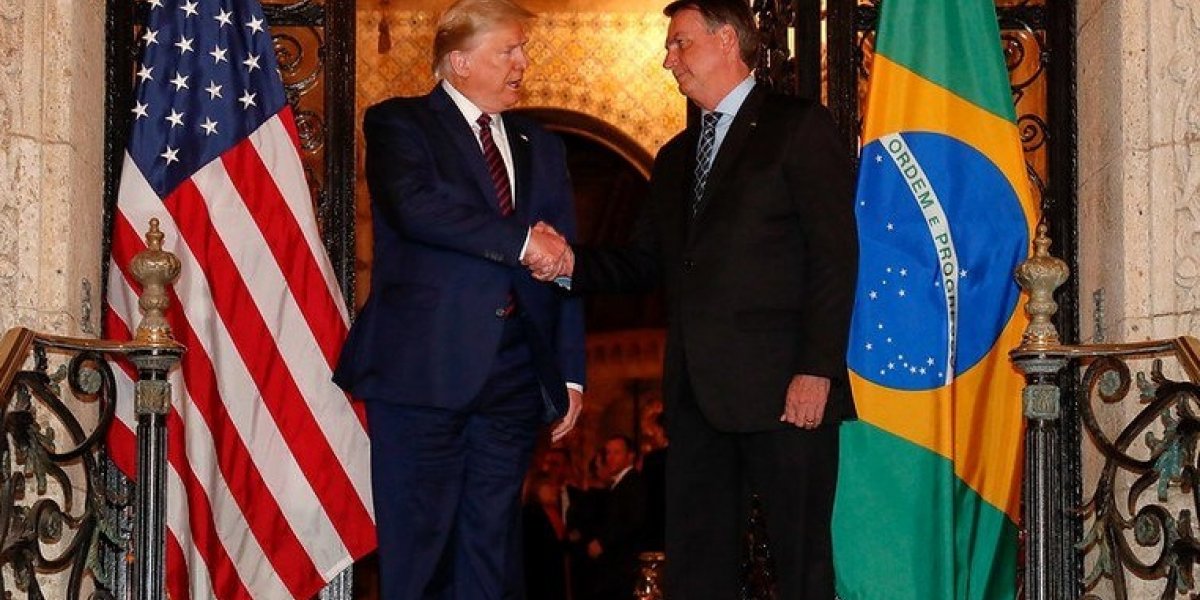 Ex-embaixador dos EUA afirma que Bolsonaro é “página virada” para Donald Trump