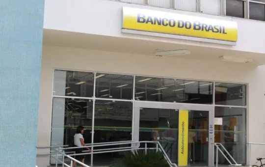 Descarte irregular de dados sigilosos em agência de Banco do Brasil é denunciado por moradores de Madre de Deus
