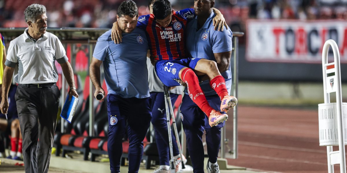 Sanabria saindo por lesão