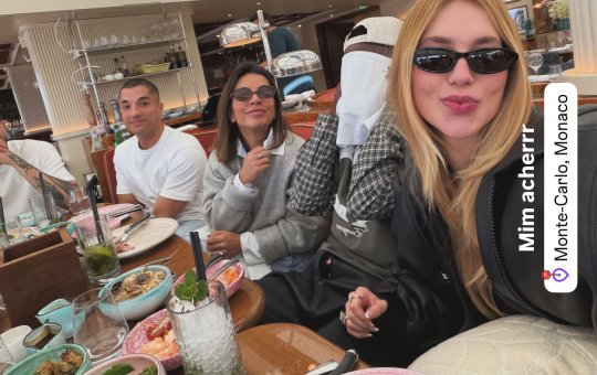 Virginia posta primeira foto com Vini Jr.; craque chama atenção ao esconder o rosto