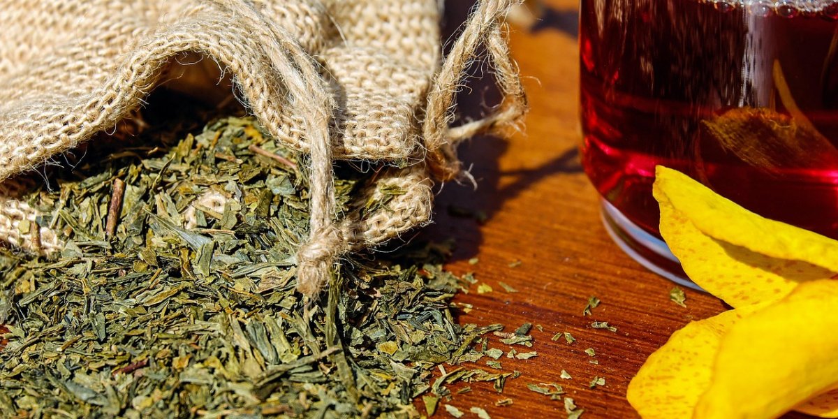 Chá nem sempre é remédio: quando a medicina alternativa vira risco