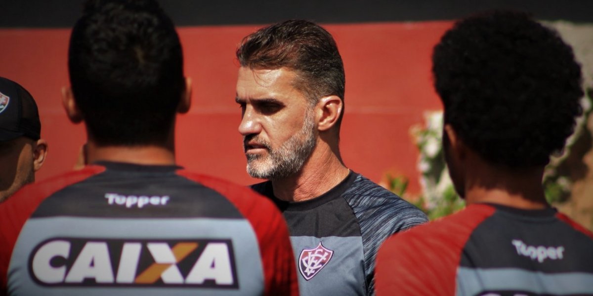 Vagner Mancini em treino do Esporte Clube Vitória