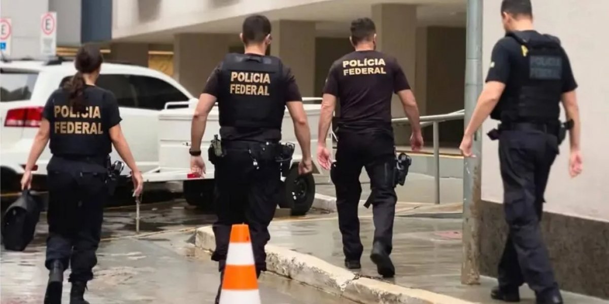 PF cumpre mandados em endereços de alto padrão na capital baiana