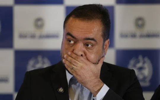 Governador do Rio entra na mira da Justiça e pode deixar cargo