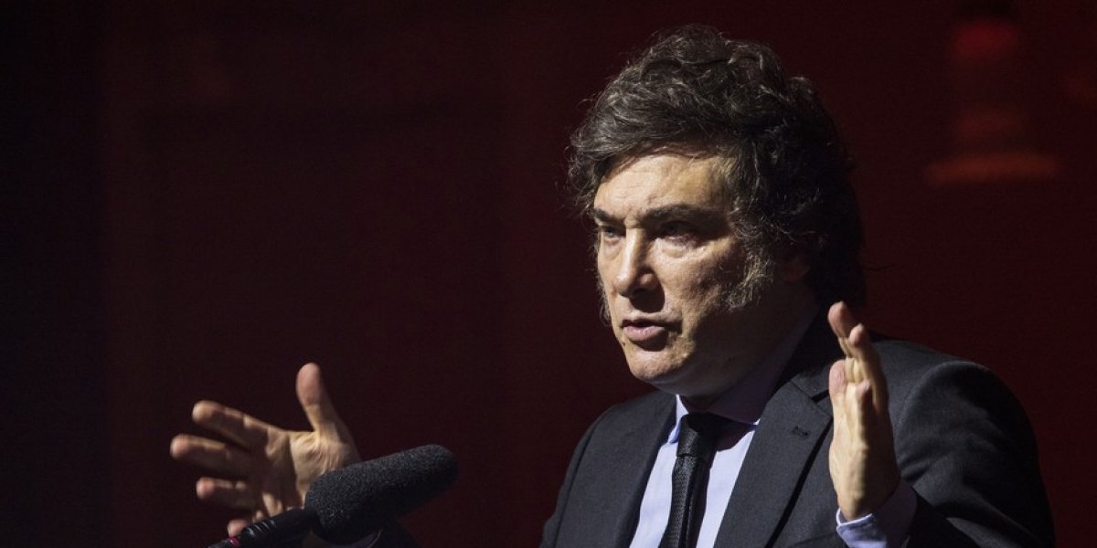  Milei propõe ampliar jornada de trabalho na Argentina para 12 horas