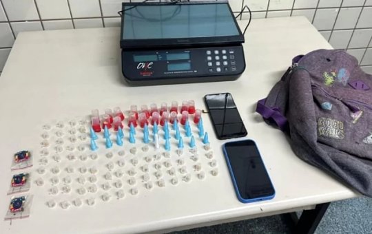 Homem é preso com mais de 100 porções de drogas em Arembepe