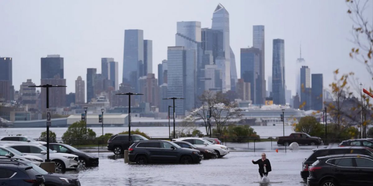 Devido a fortes chuvas, Nova York enfrenta inundações em determinadas áreas