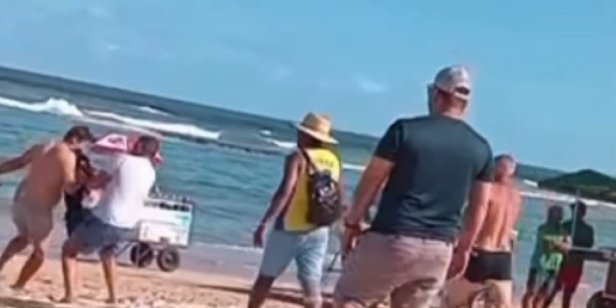 Briga é registrada em praia de Pernambuco após flagrante de ato obsceno entre dois homens