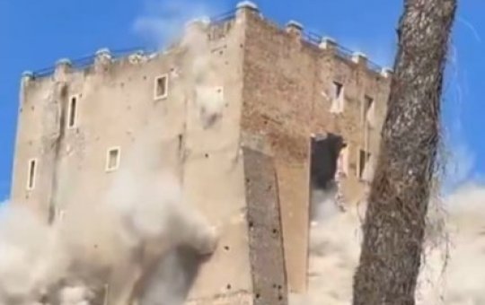 Torre medieval desaba parcialmente na Itália e três trabalhadores ficam feridos 