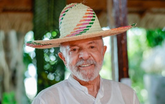 Em Belém, Lula se hospeda em barco com capacidade de hotel durante a COP30