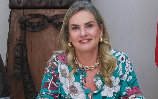 Presidente da ALBA é internada e se afasta das atividades