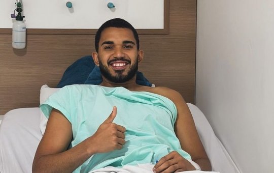 Goleiro do Vitória, Lucas Arcanjo passa por cirurgia no joelho e desabafa nas redes sociais