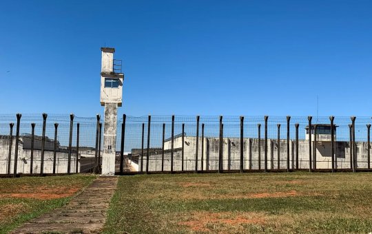 Após decisão de Moraes, Bolsonaro pode cumprir prisão em cela especial na Papuda