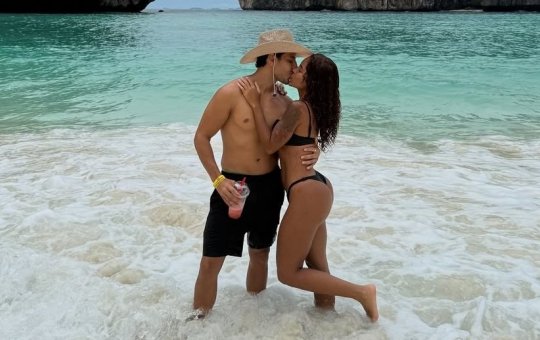 Em lua de mel na Tailândia, Sthe Matos se surpreende ao tentar entrar no mar: 'Paga uma multa'