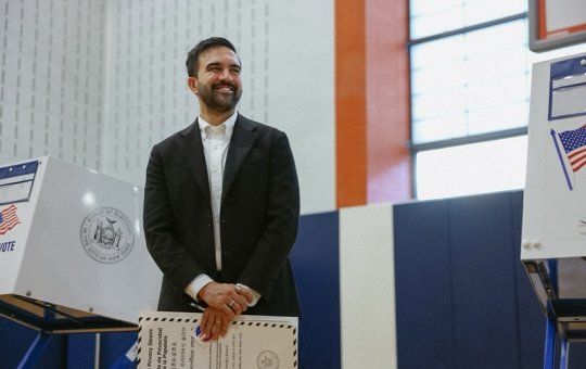 Zohran Mamdani é eleito prefeito de Nova York e impõe derrota política a Donald Trump