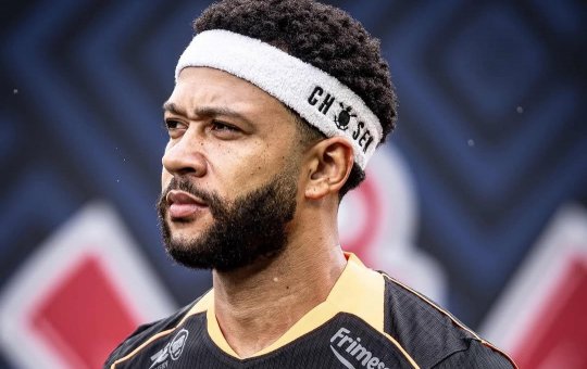 Despejado? Corinthians quer que Memphis Depay se mude para residência de menor custo