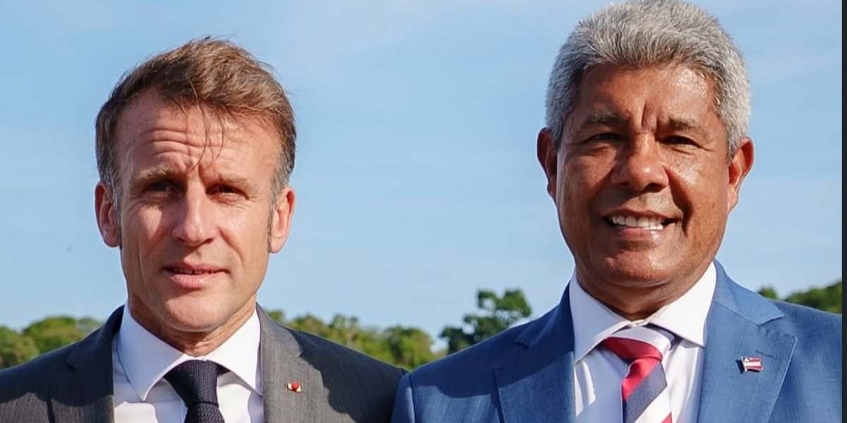 Presidente da França, Emmanuel Macron, junto ao governador da Bahia, Jerônimo Rodrigues