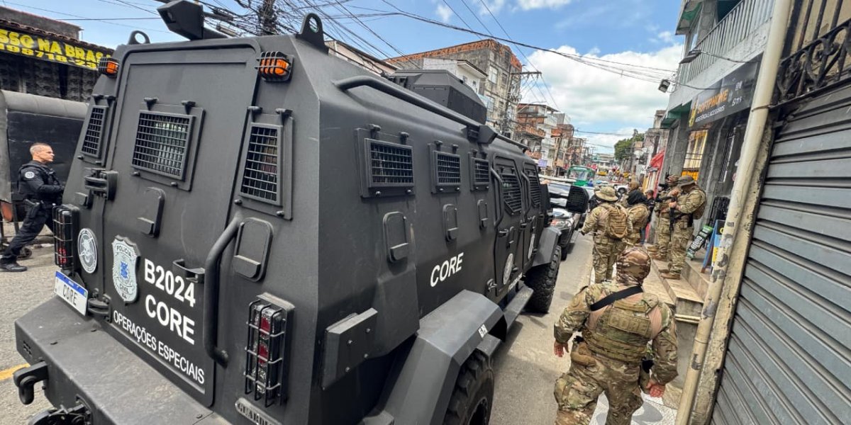 Polícia Civil realiza operação na Capelinha de São Caetano após ataque que deixou dois mortos em Salvador