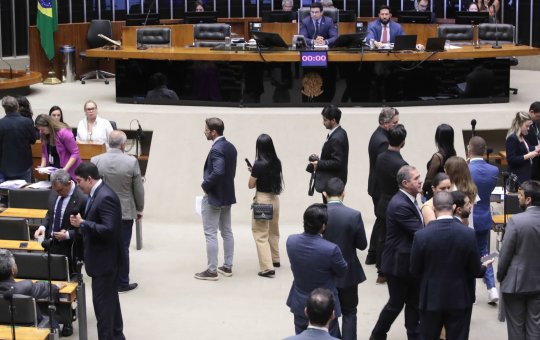 É aprovado projeto na câmara que dificulta acesso a abortos legais em crianças