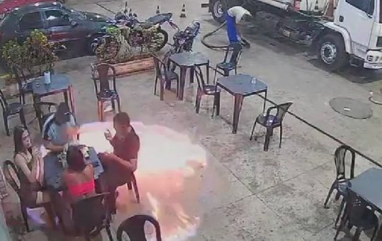 Cliente acende cigarro e gera incêndio em posto de gasolina no Maranhão
