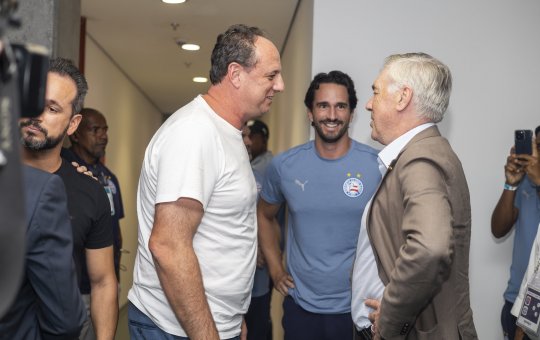 Ancelotti recebe ligação de Rogério Ceni após declaração polêmica de outros treinadores
