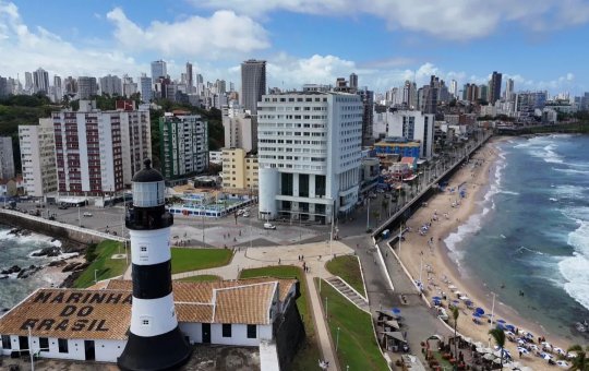 Sol, nuvens e pancadas de chuva marcam o fim de semana em Salvador