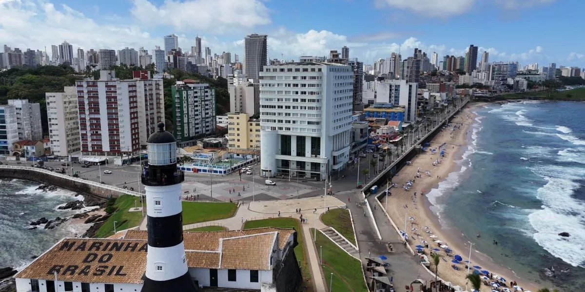 Sol, nuvens e pancadas de chuva marcam o fim de semana em Salvador