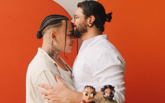 Daniel Garcia, intérprete de Glória Groove, celebra casamento com o companheiro Pedro Lopes